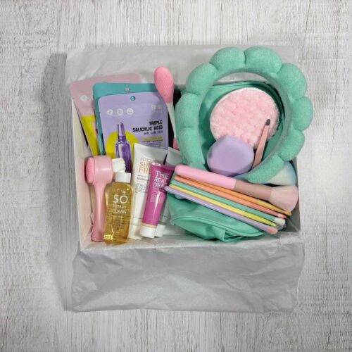 makeup gift box contents displayed in the box